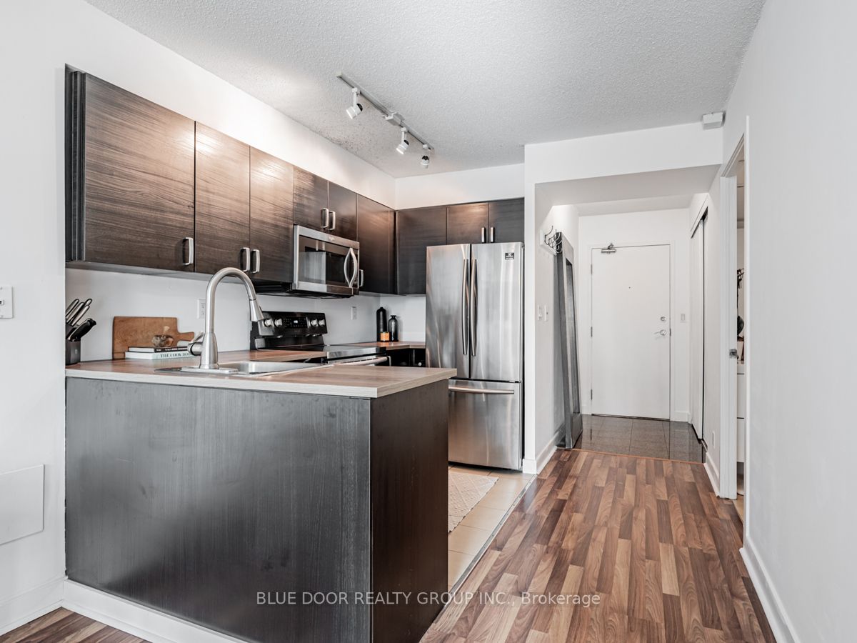 381 Front St W, #509
