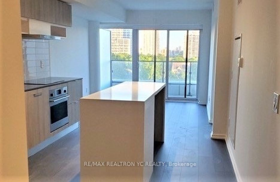 8 Hillsdale Ave E, #936
