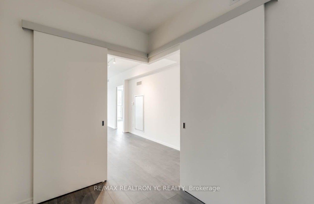 8 Hillsdale Ave E, #936