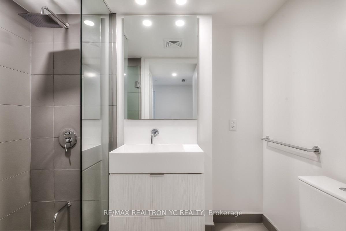 8 Hillsdale Ave E, #936