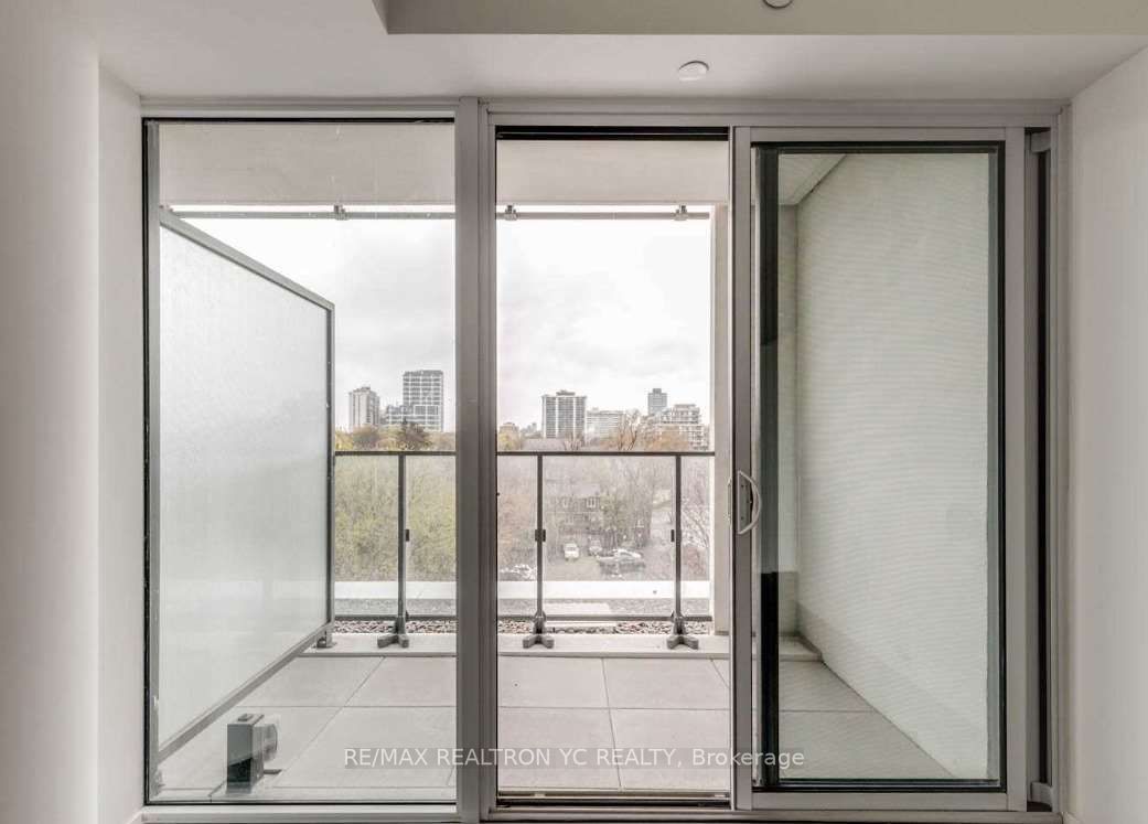 8 Hillsdale Ave E, #936