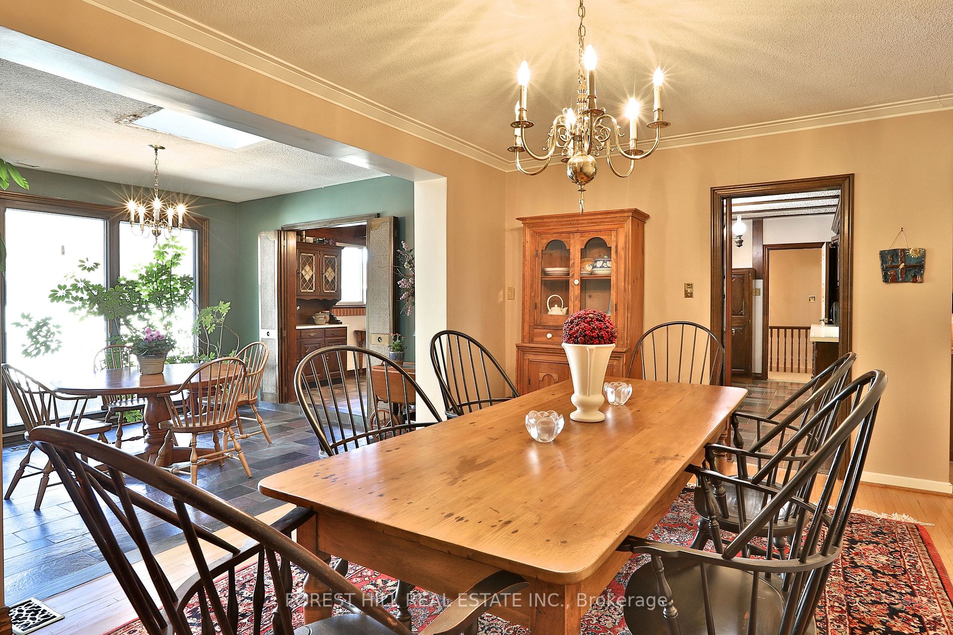 48 Forest Grove Dr