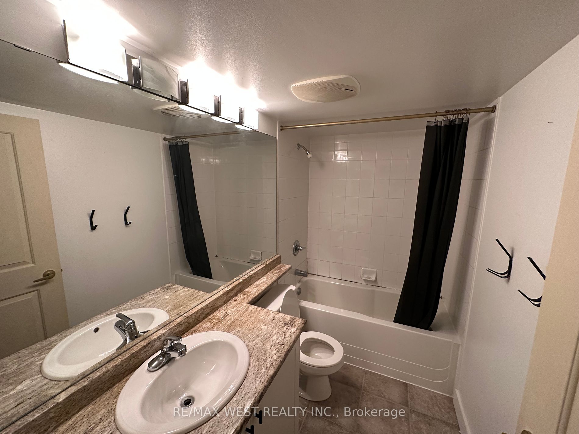 50 Lynn Williams St, #1113