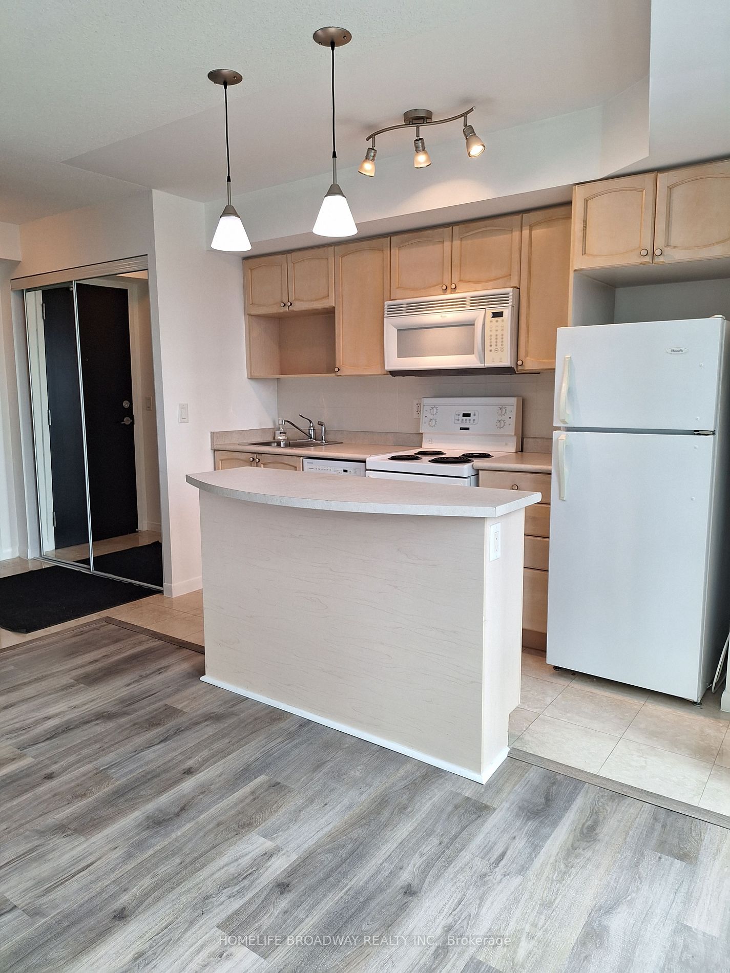 18 Yonge Street, #1212