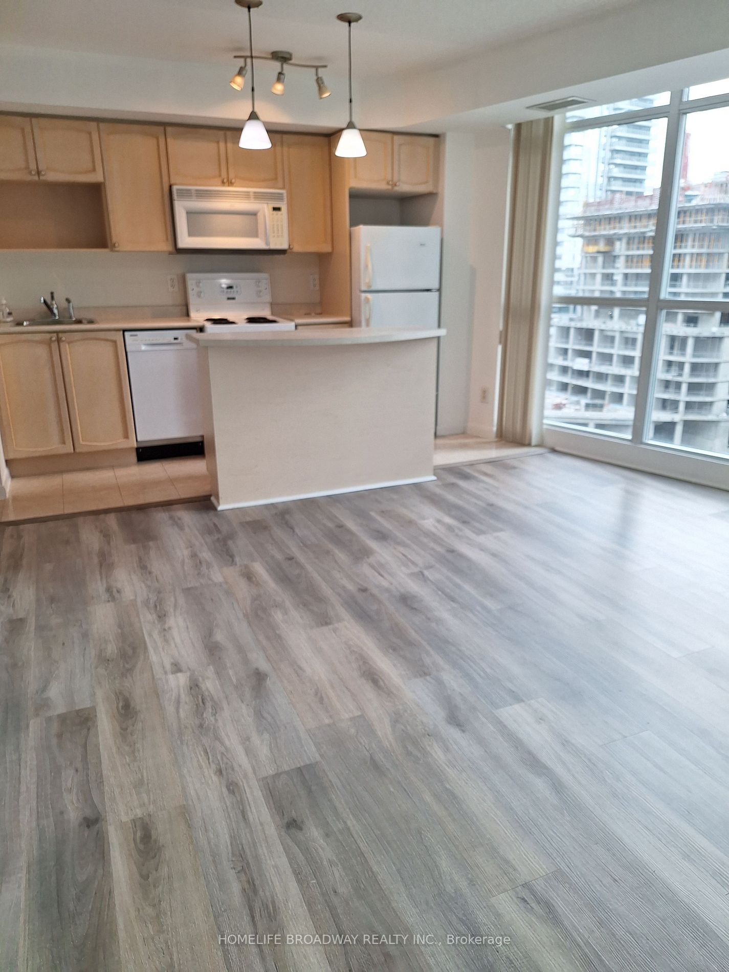 18 Yonge Street, #1212