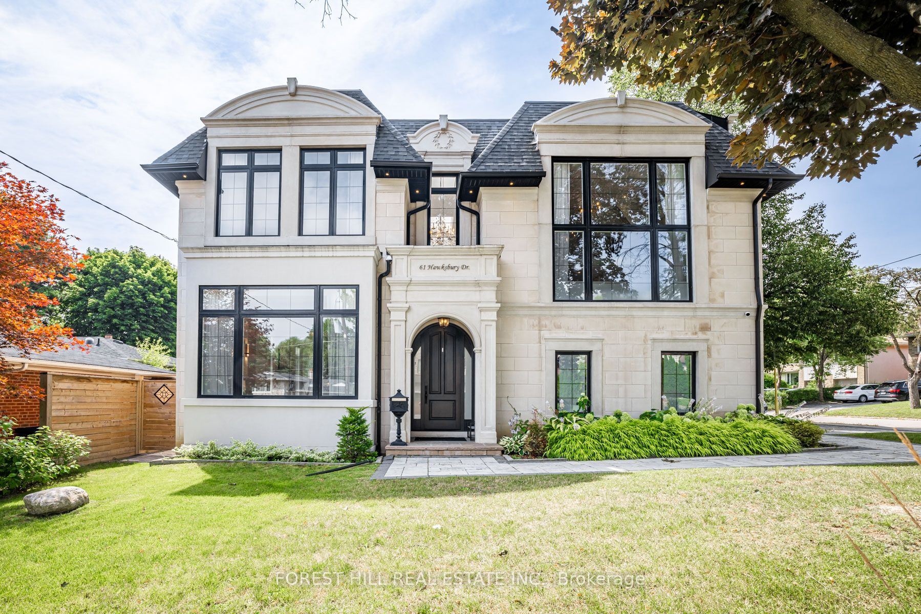 61 Hawksbury Dr