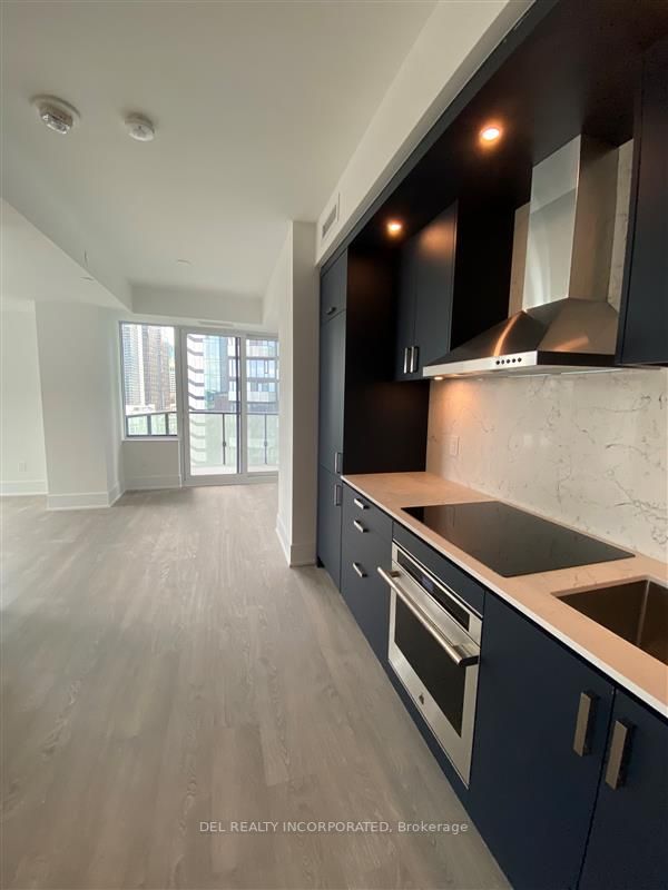 470 Front Street W #1706