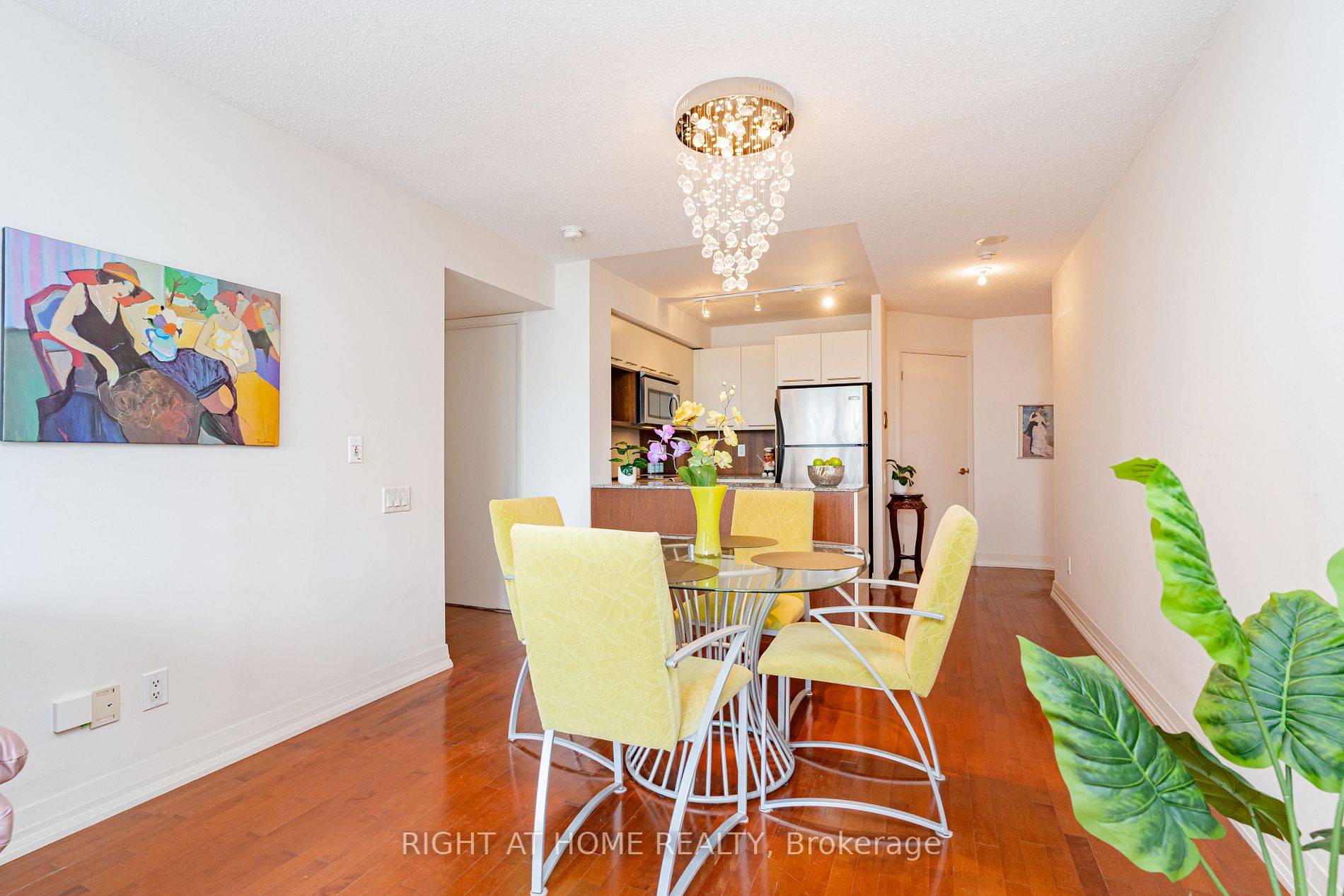 21 Carlton St, #1010