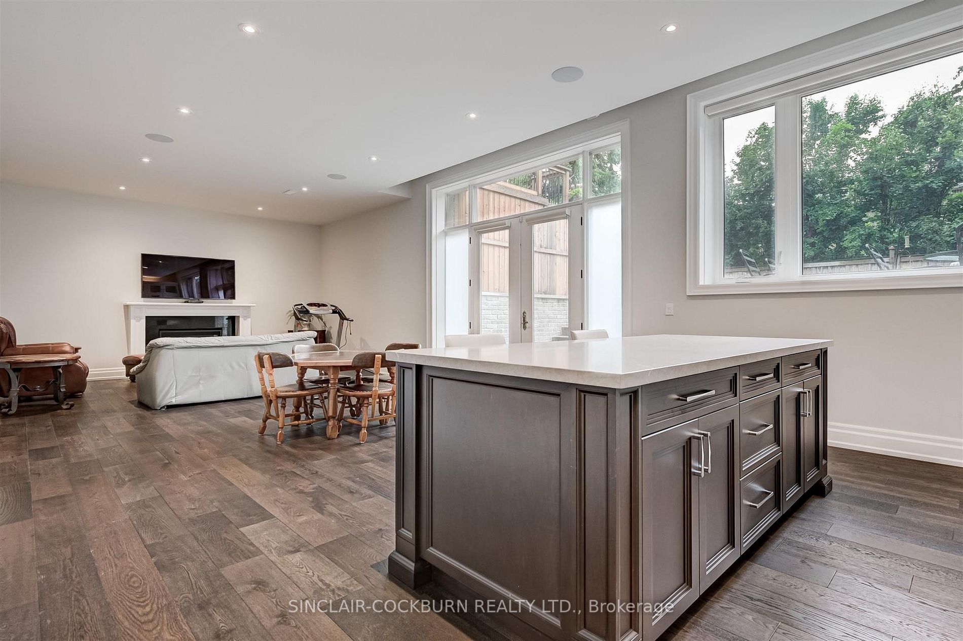45 Wedgewood Dr