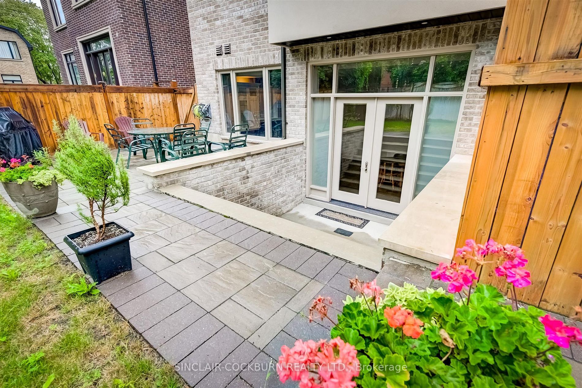 45 Wedgewood Dr