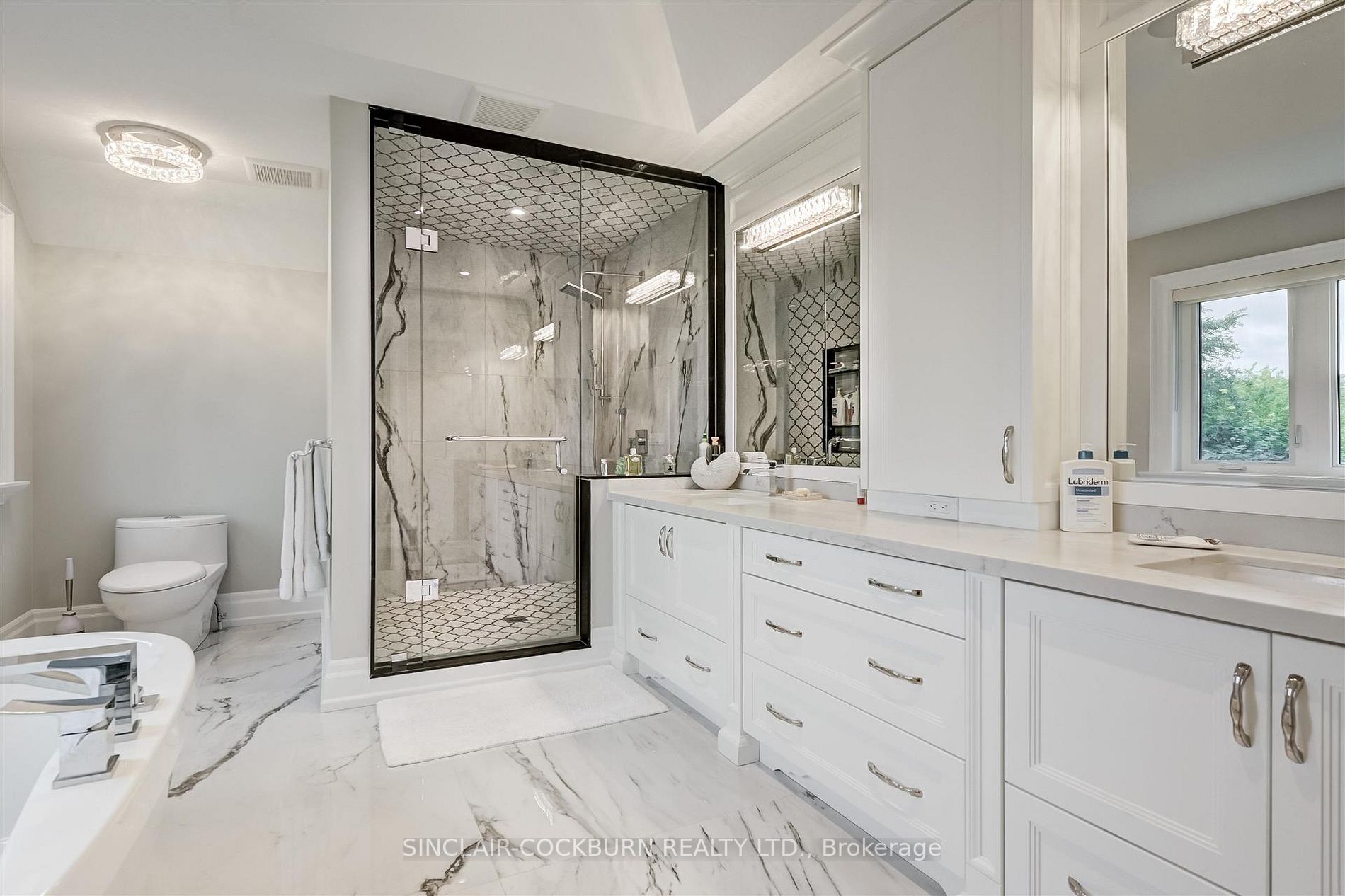 45 Wedgewood Dr