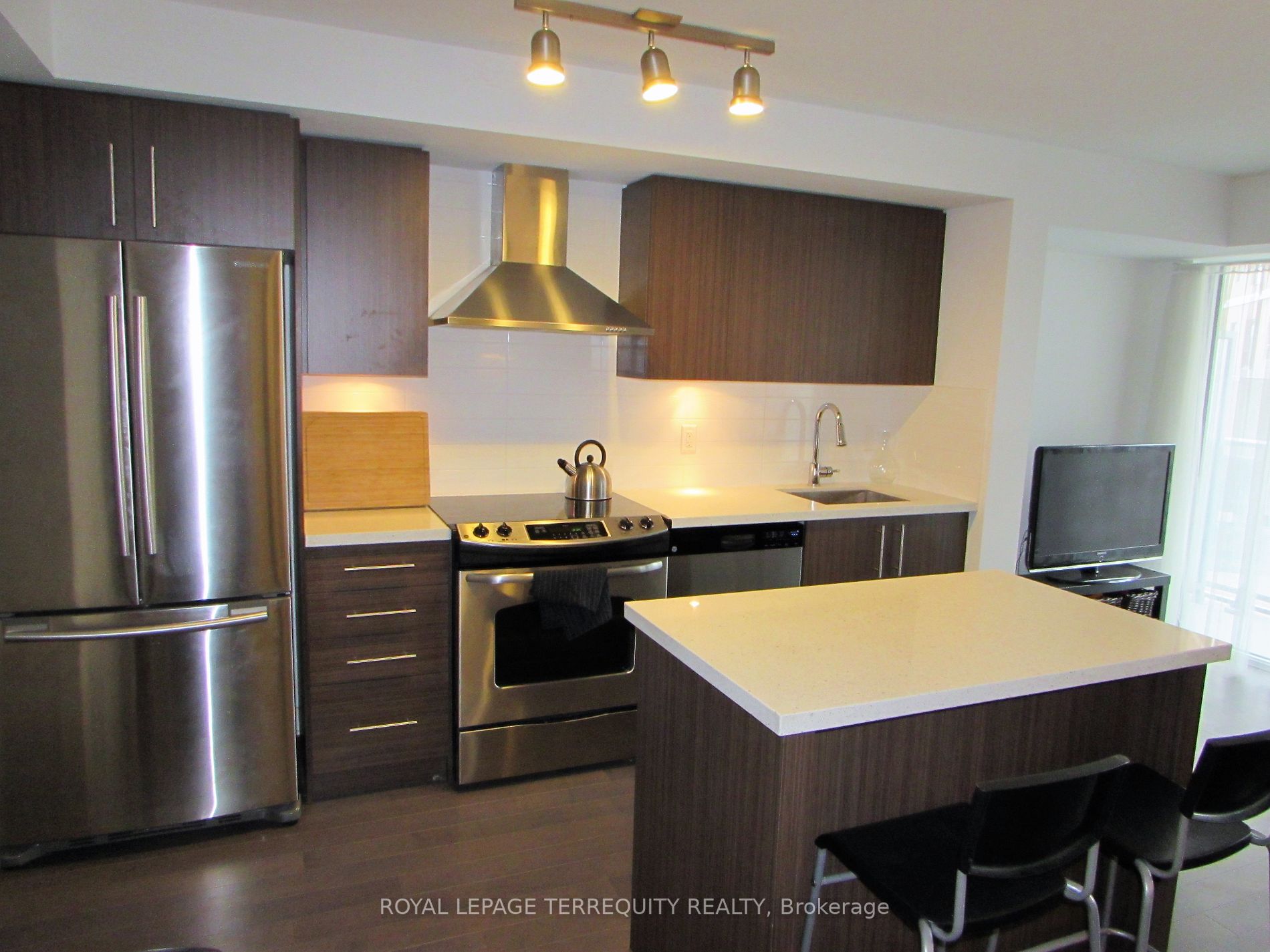58 Orchard View Blvd, #507