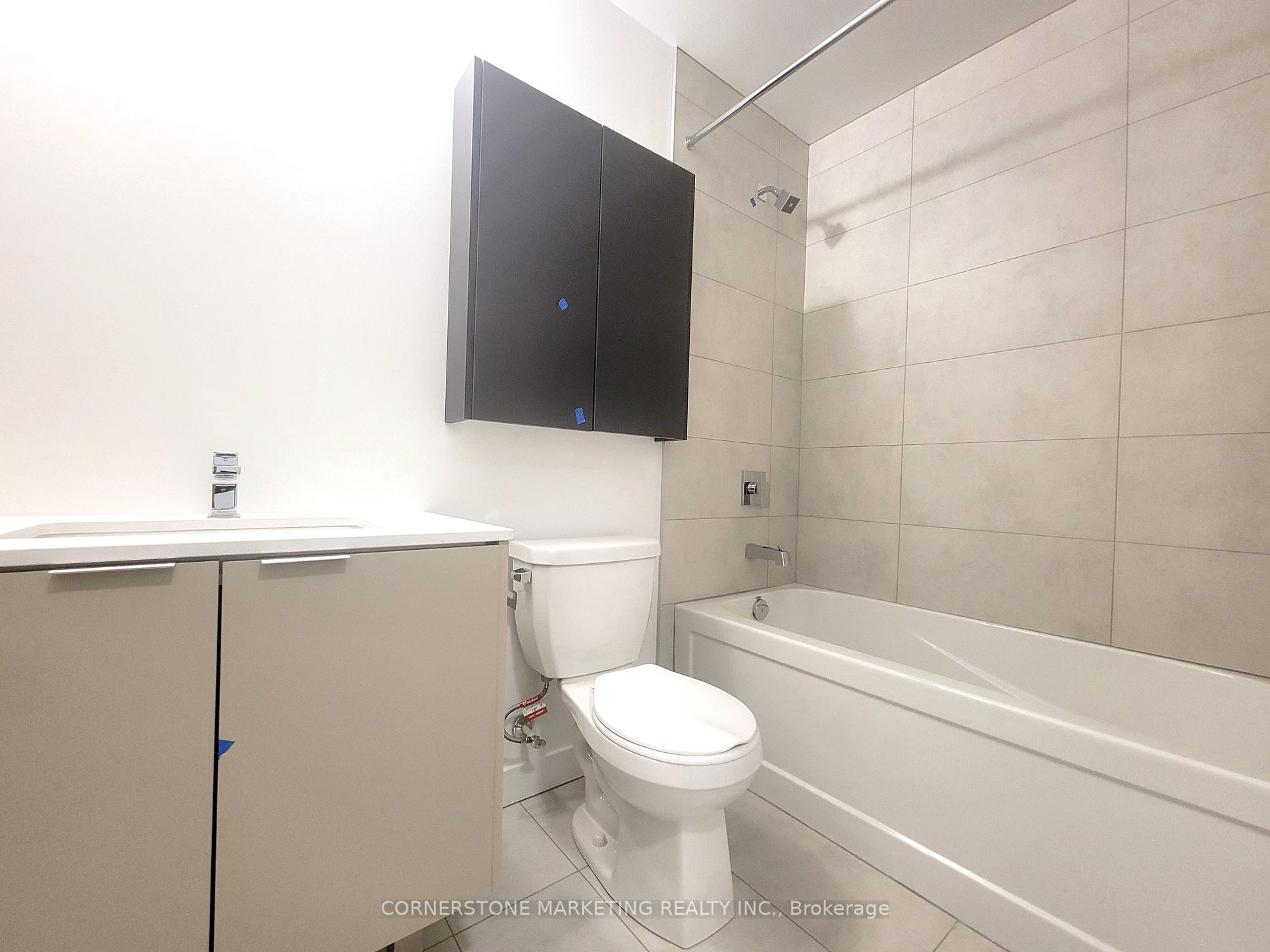8 Tippett Rd, #101