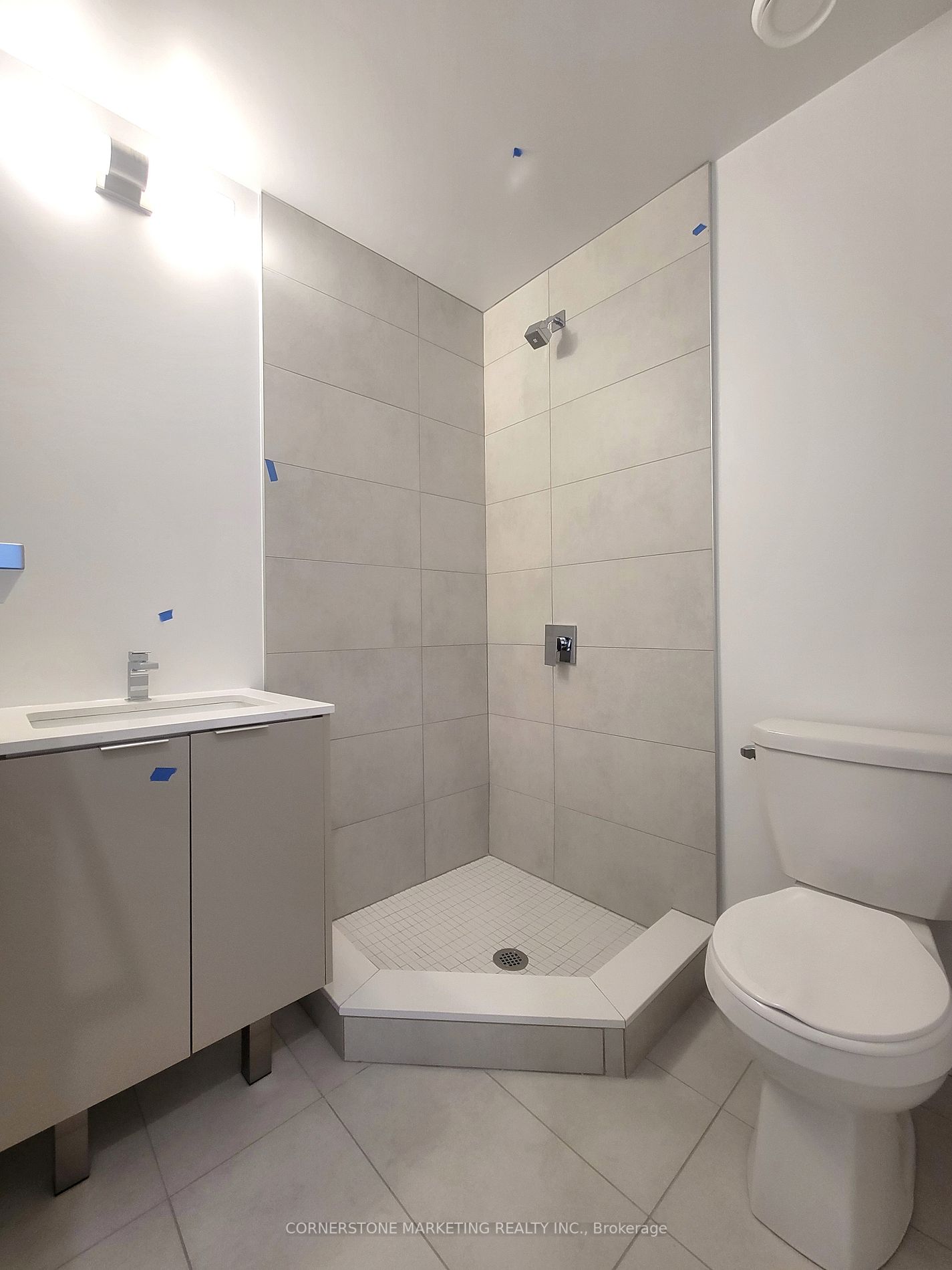8 Tippett Rd, #101