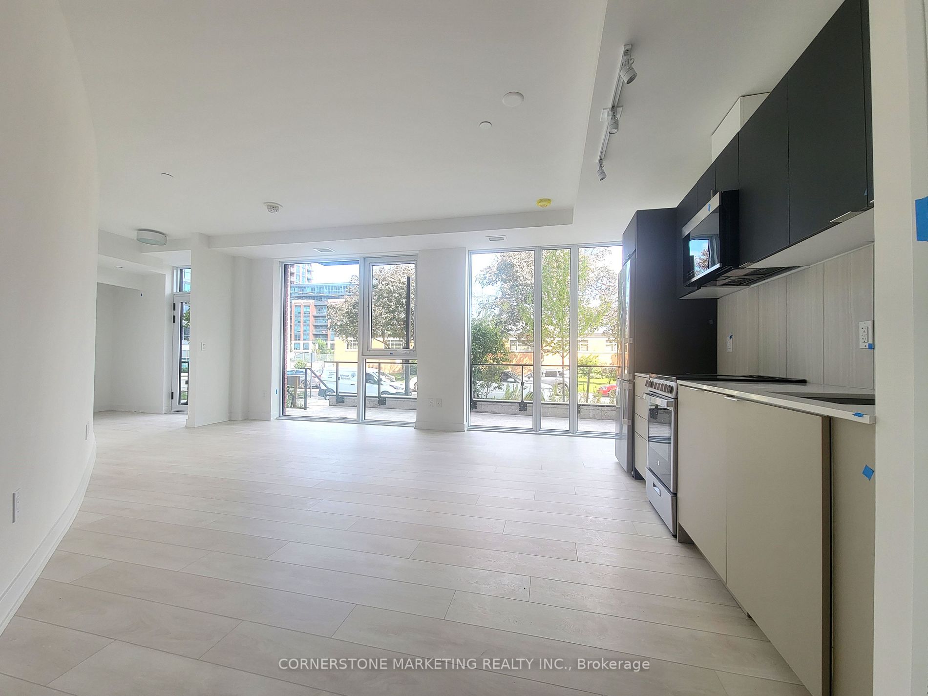 8 Tippett Rd, #101
