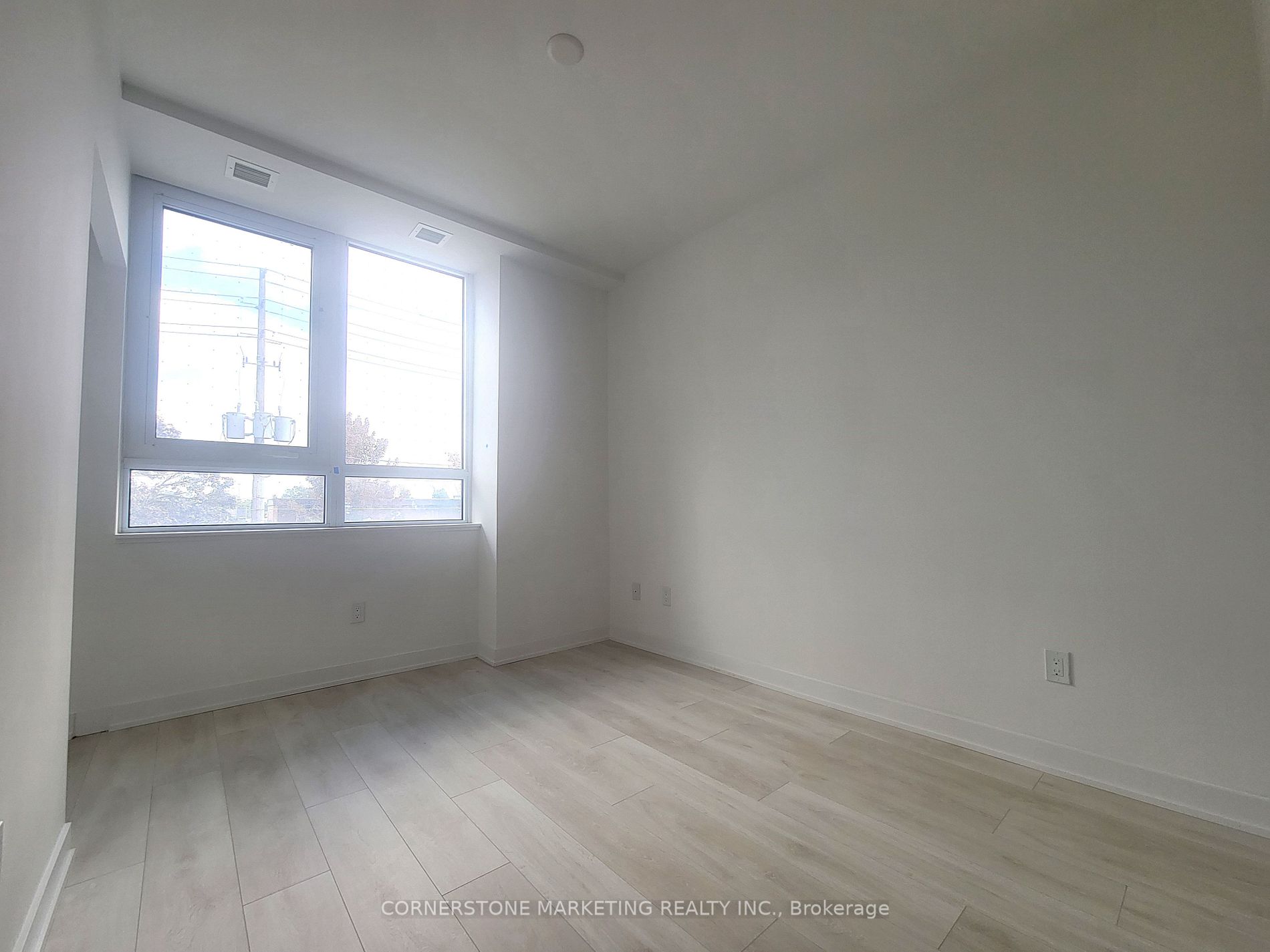 8 Tippett Rd, #101