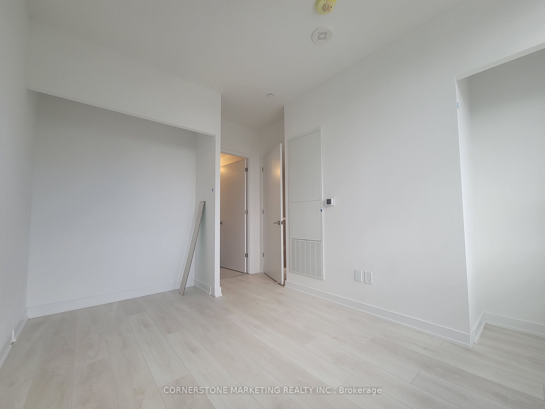 8 Tippett Rd, #101