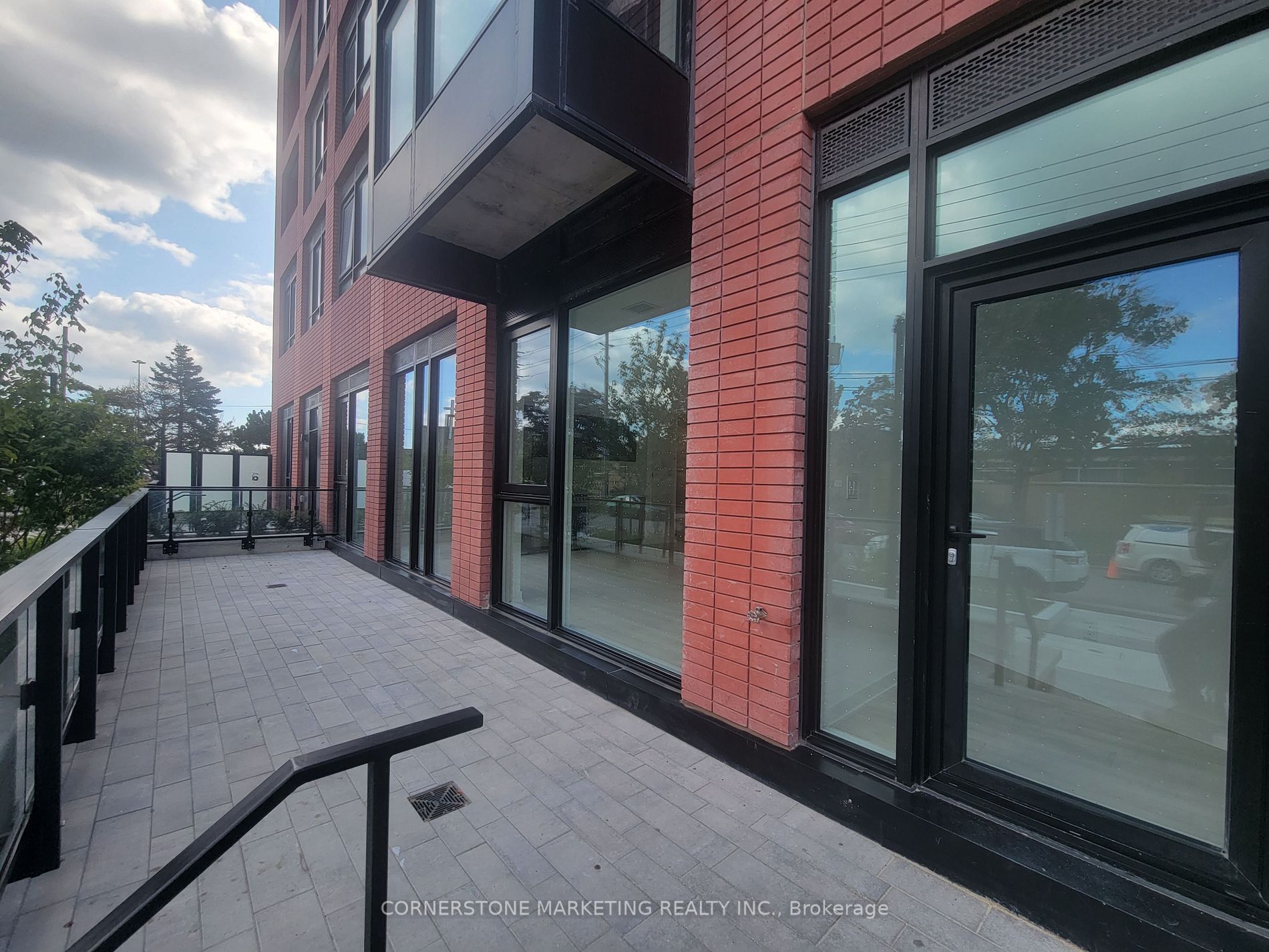 8 Tippett Rd, #101