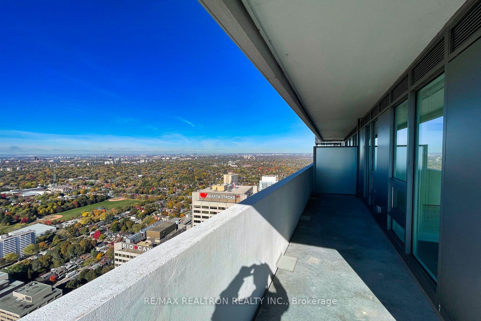 2221 Yonge St, #5008