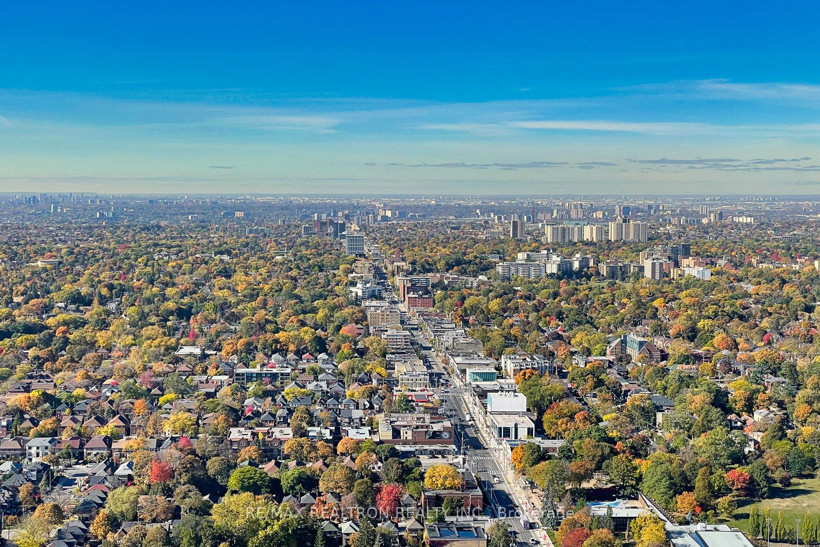 2221 Yonge St, #5008