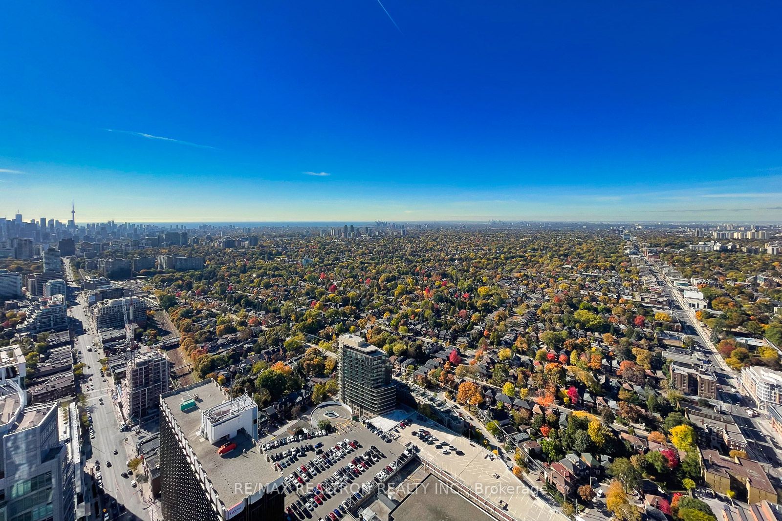 2221 Yonge St, #5008