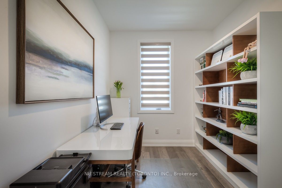 18 Greenbriar Rd, #8