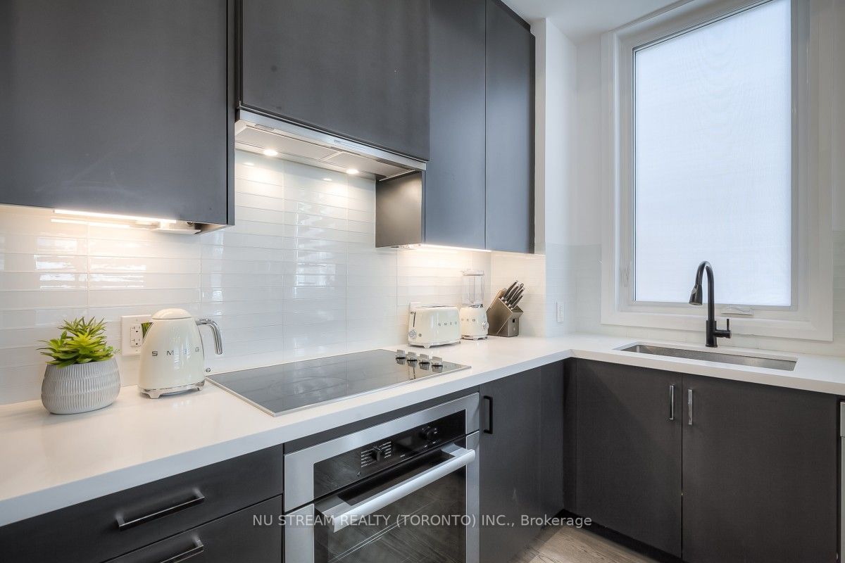 18 Greenbriar Rd, #8
