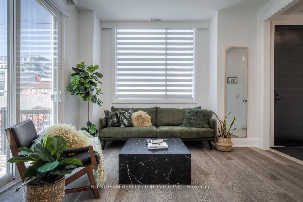 18 Greenbriar Rd, #8