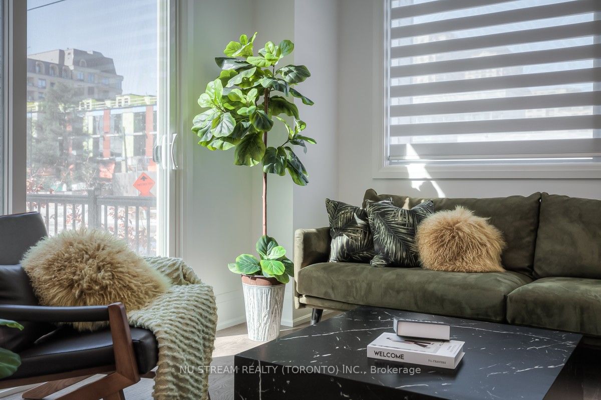 18 Greenbriar Rd, #8