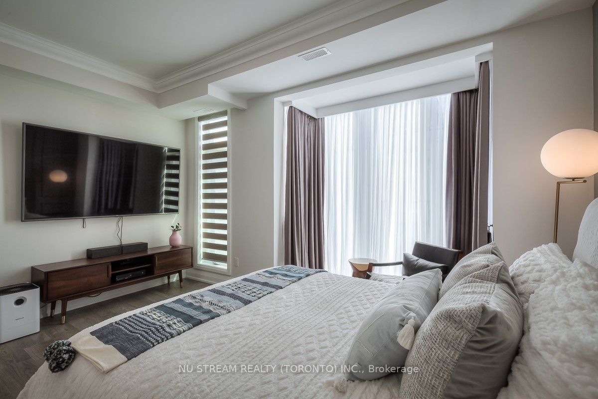 18 Greenbriar Rd, #8