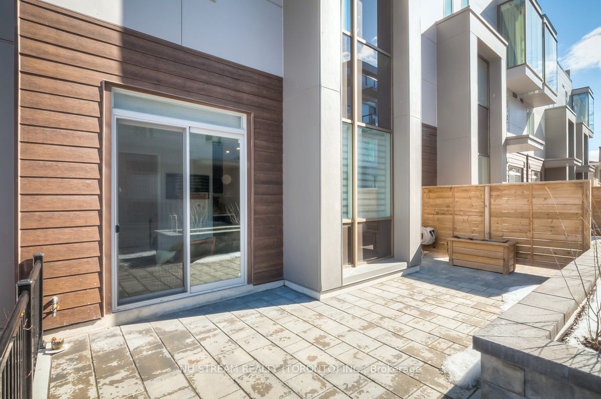 18 Greenbriar Rd, #8