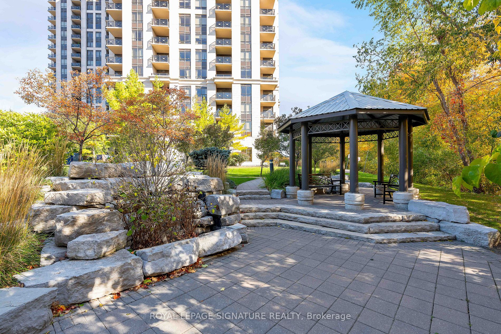133 Wynford Dr, #205