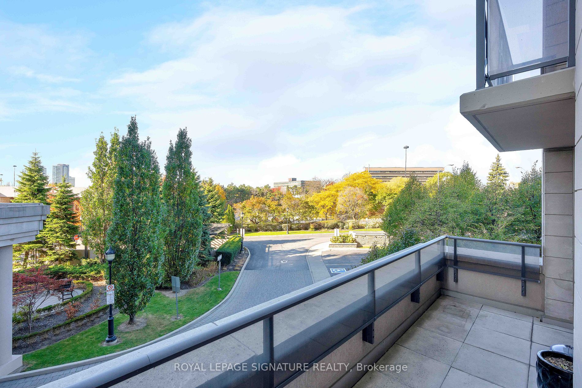 133 Wynford Dr, #205
