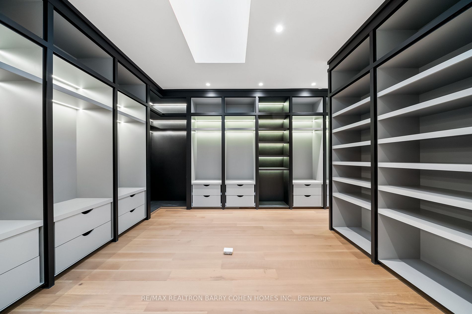 27 Dempsey Cres