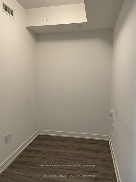 15 Queens Quay E, #210