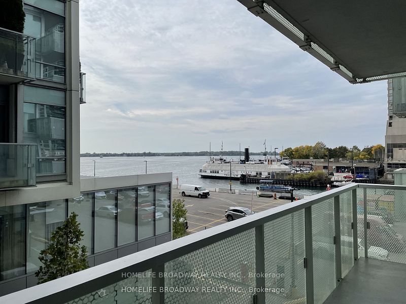 15 Queens Quay E, #210