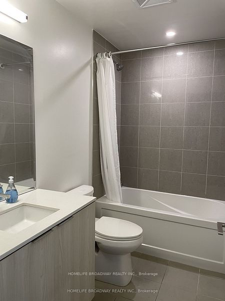 15 Queens Quay E, #210