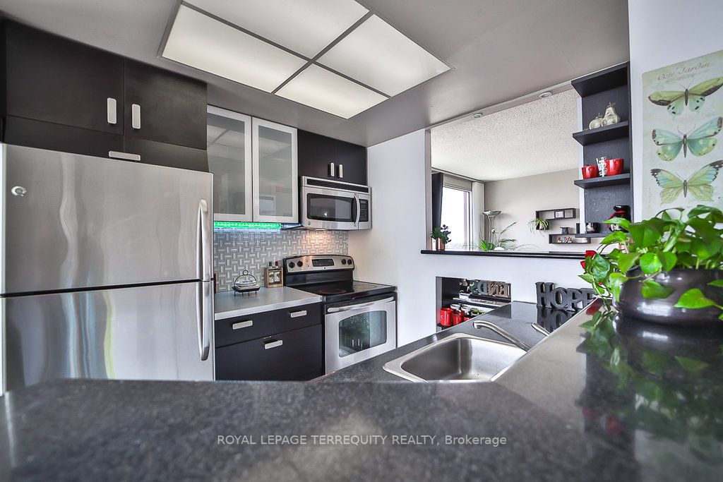 7 Concorde Pl, #2709