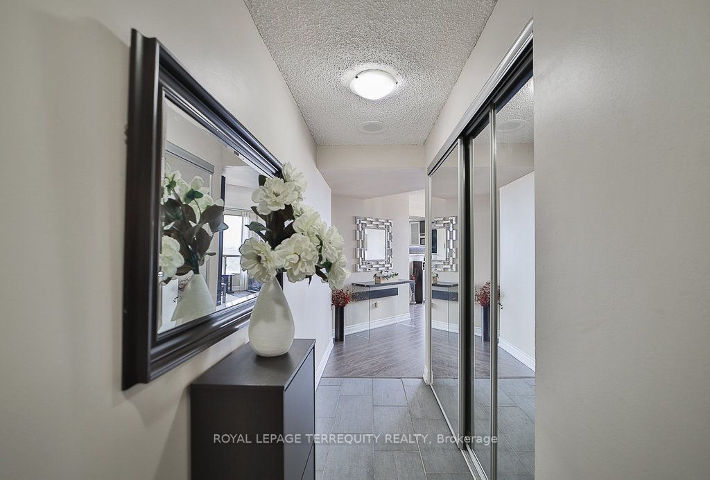 7 Concorde Pl, #2709