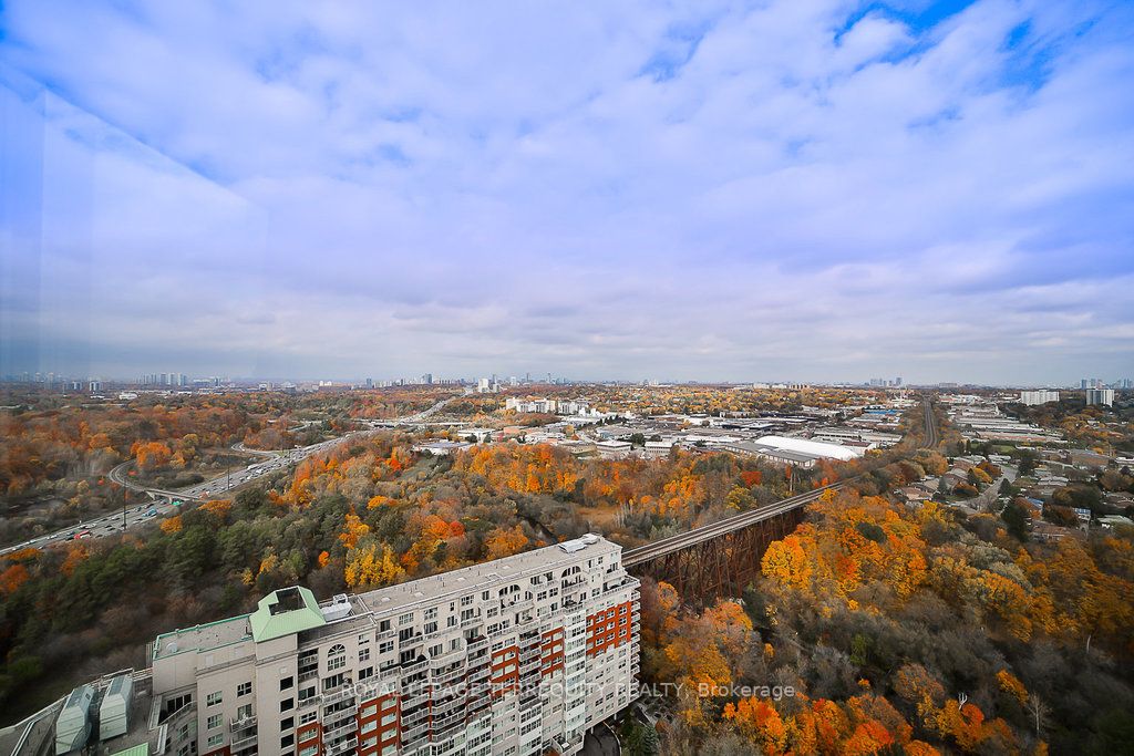 7 Concorde Pl, #2709