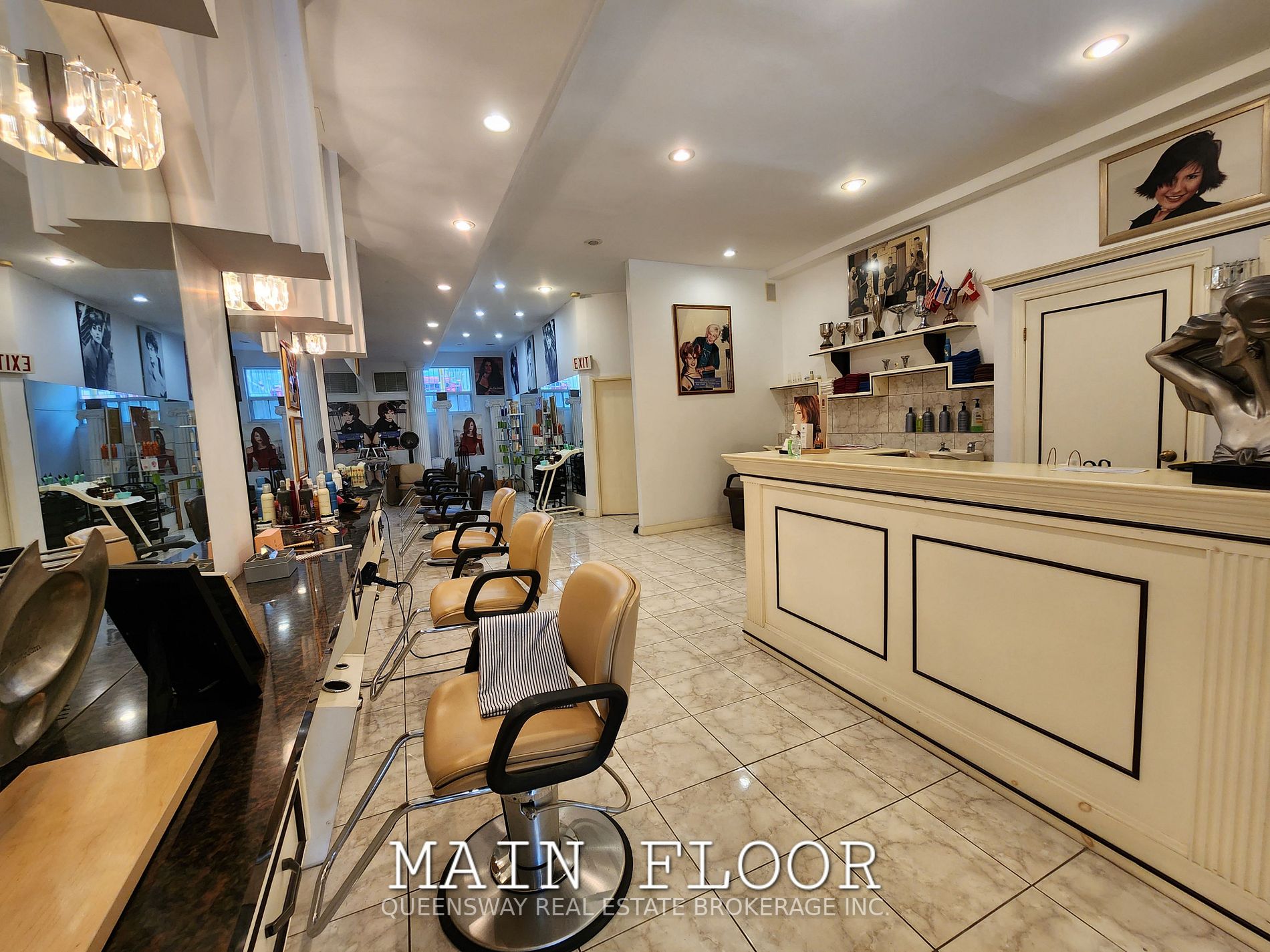 882A Eglinton Ave W