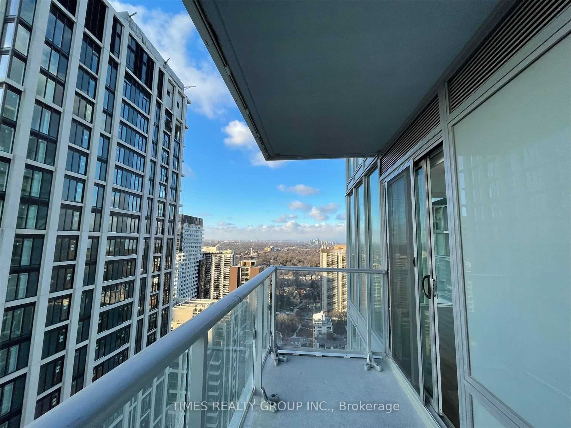 195 Redpath Ave, #3212 St