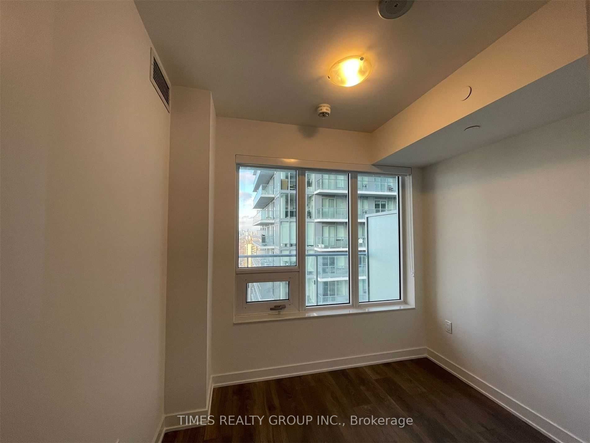 195 Redpath Ave, #3212 St
