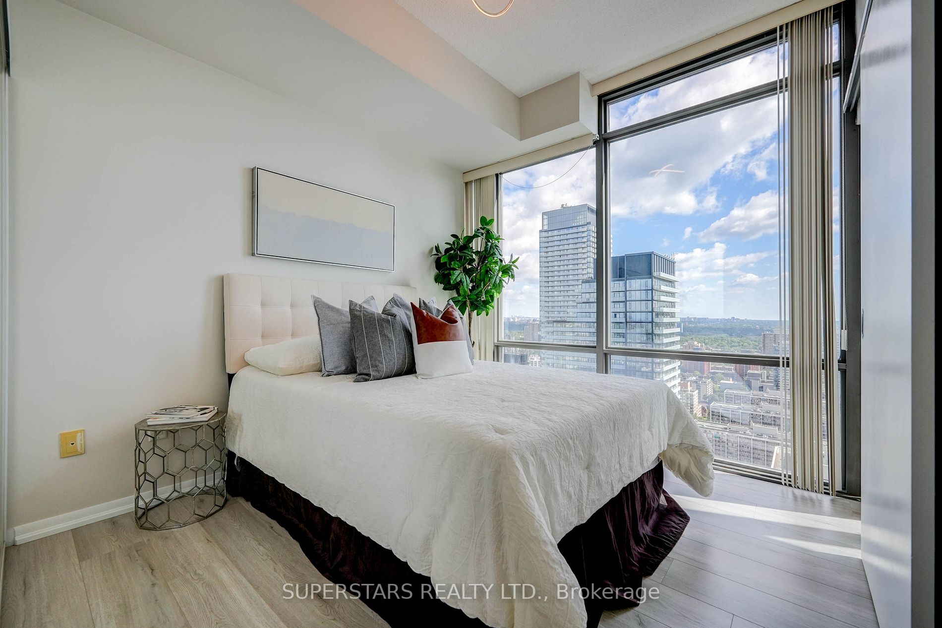 38 Grenville St, #3806