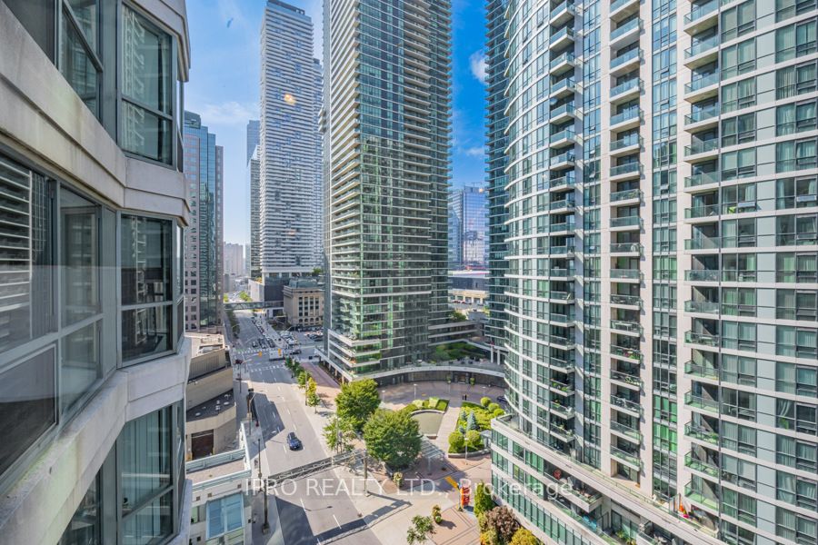 10 Yonge St, #1404