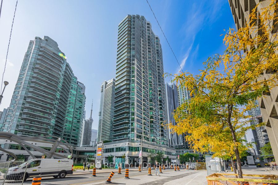 10 Yonge St, #1404