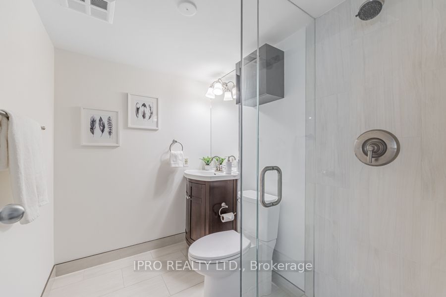 10 Yonge St, #1404