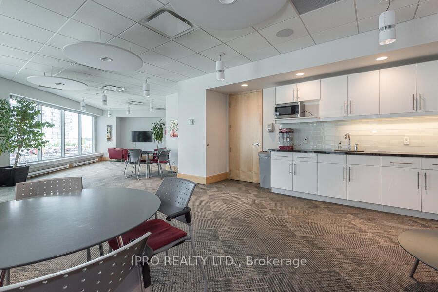 10 Yonge St, #1404