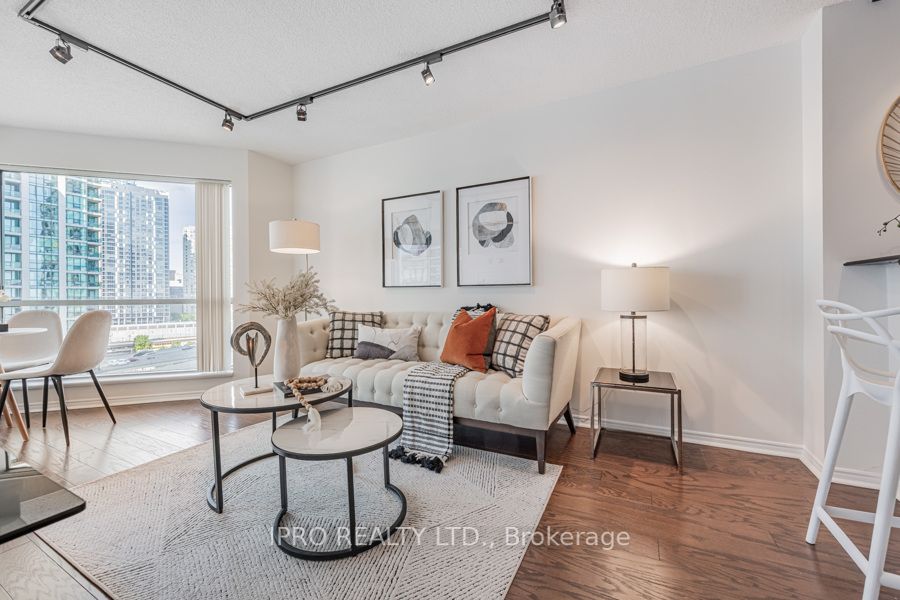 10 Yonge St, #1404