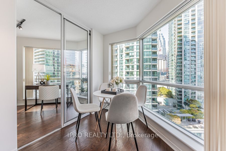 10 Yonge St, #1404